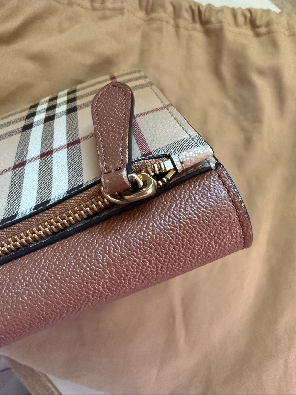 BURBERRY Loxley Crossbody/Clutch Bag - Picture 14 of 15